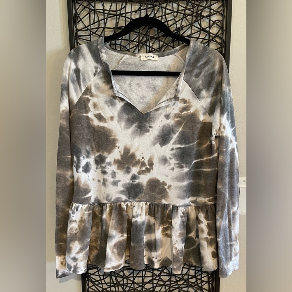 Like New Oversized Tie Dye Peplum Top